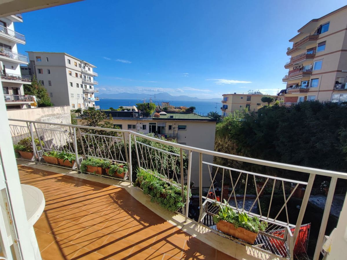 Foto 1 di 23 - Appartamento in vendita a Napoli