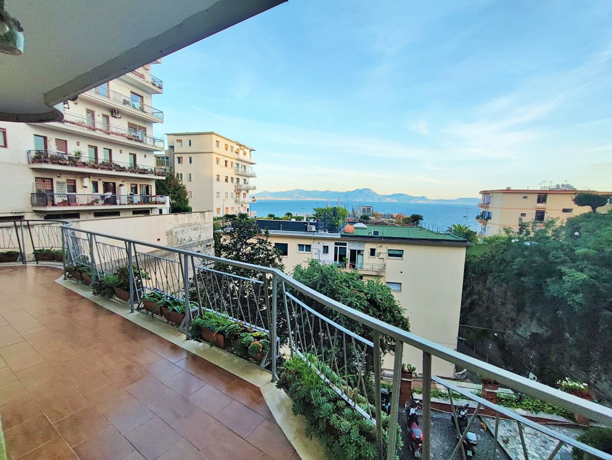 Foto 6 di 23 - Appartamento in vendita a Napoli