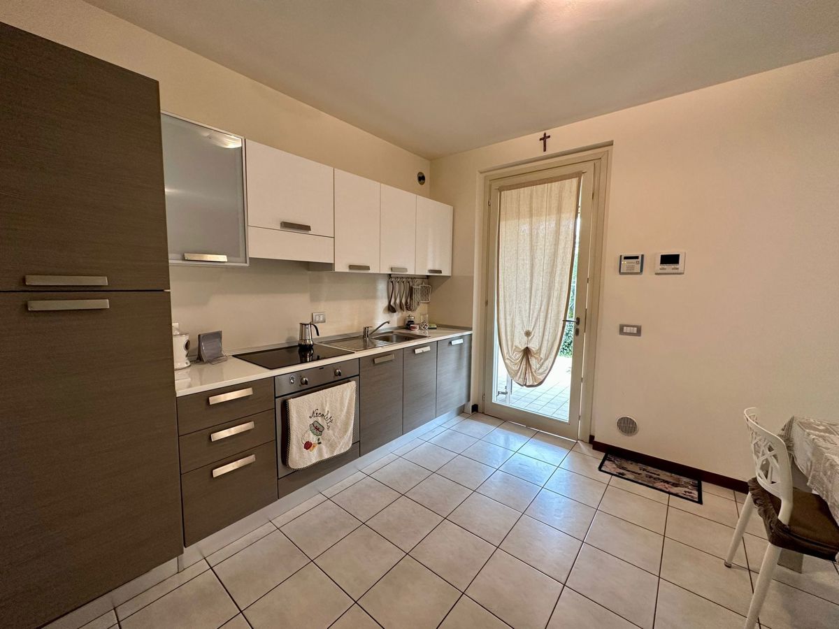 Foto 6 di 6 - Appartamento in vendita a Castelnuovo del Garda
