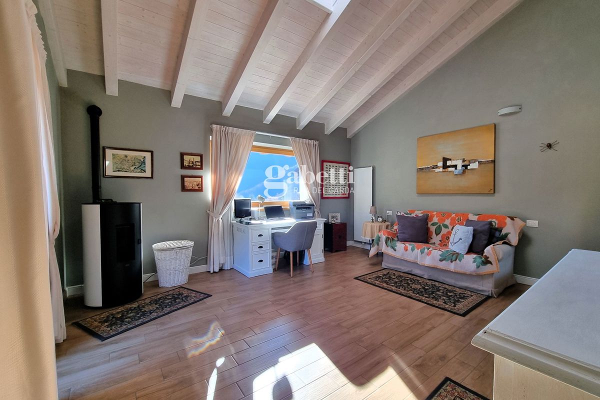 Foto 1 di 33 - Appartamento in vendita a Riva del Garda