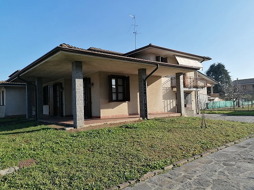 Foto 1 di 17 - Villa a schiera in vendita a Spino d'Adda