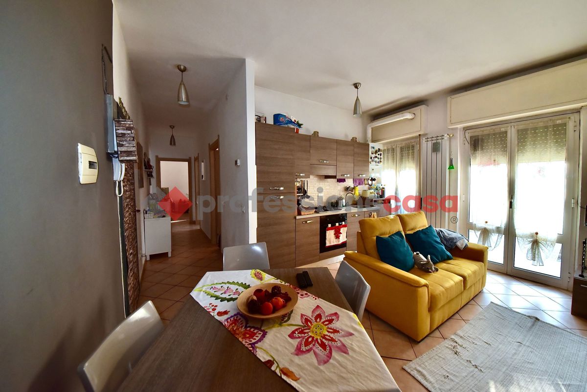 Foto 3 di 16 - Appartamento in vendita a Paderno Dugnano