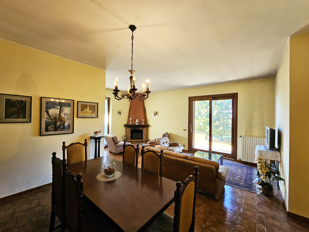 Villa in vendita a Figino Serenza (CO)