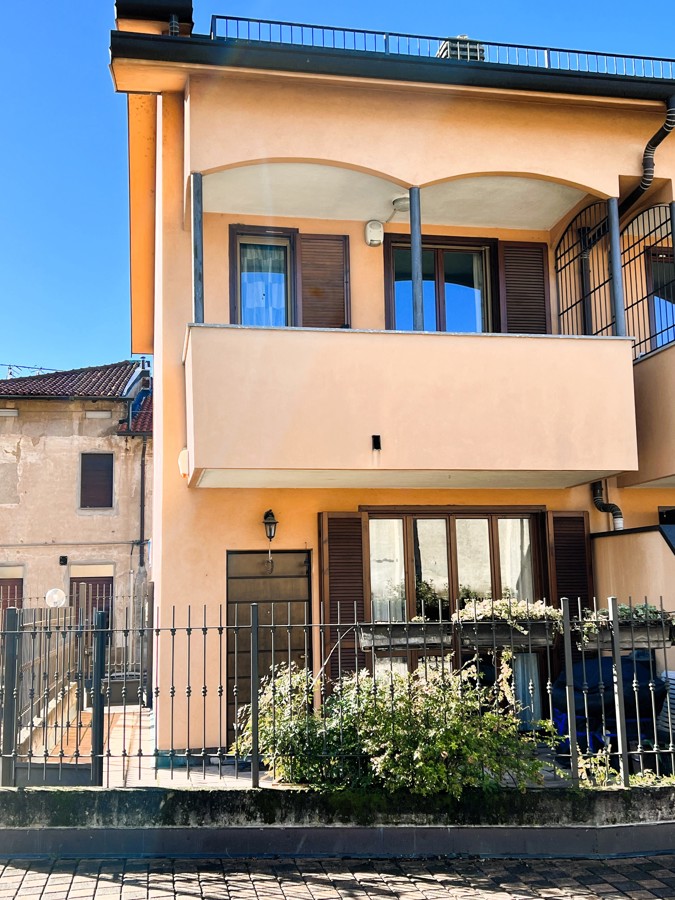 Foto 18 di 23 - Villa a schiera in vendita a Cislago