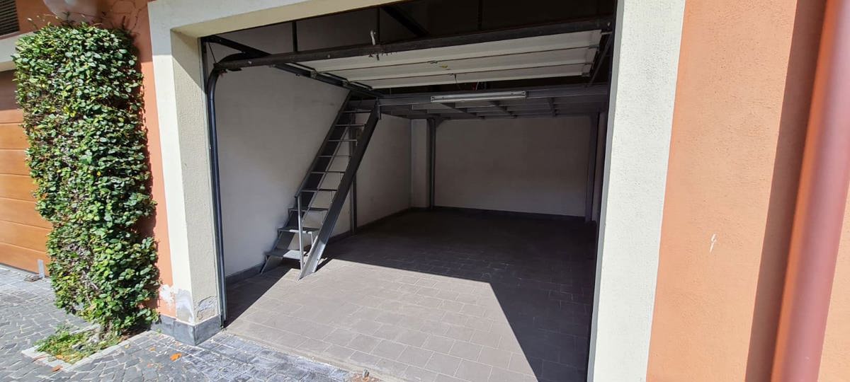 Foto 4 di 10 - Garage in affitto a Pomigliano d'Arco