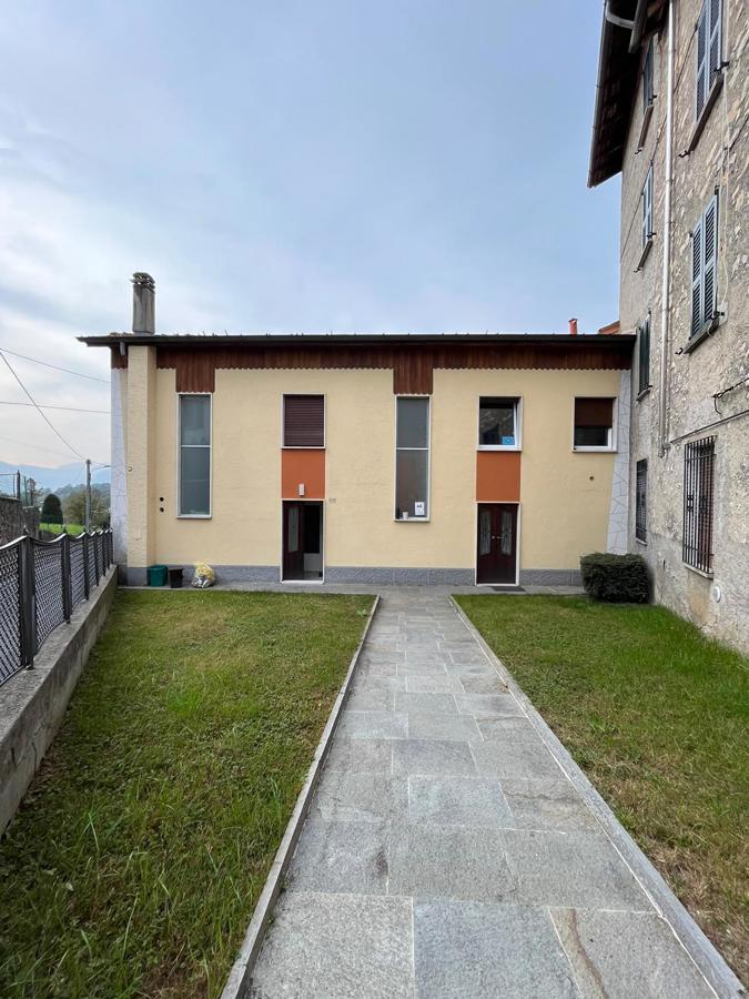 Foto 1 di 9 - Appartamento in vendita a Alta Valle Intelvi