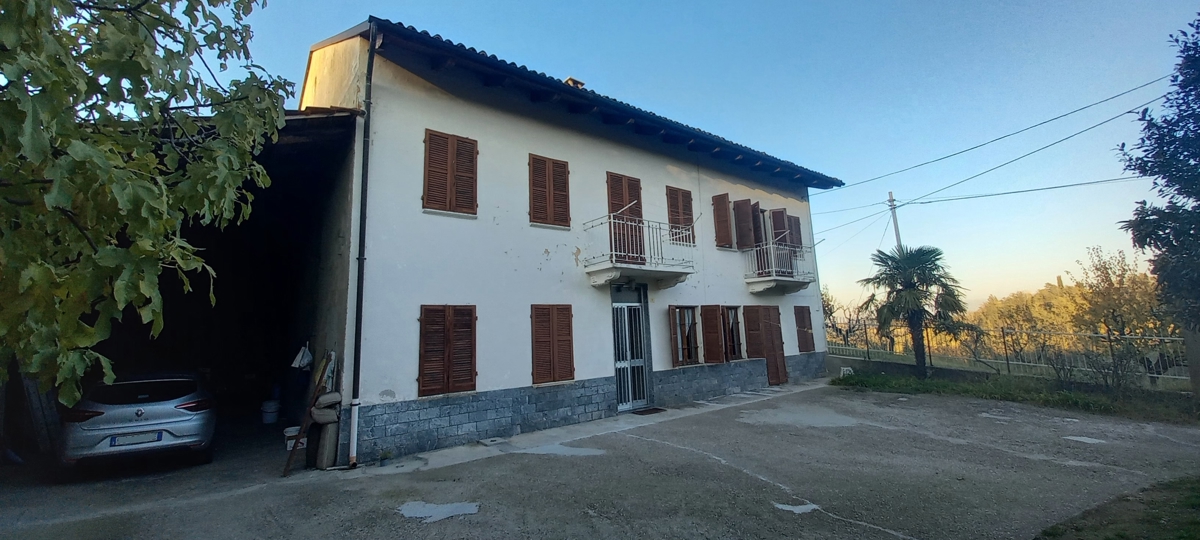Casa indipendente in vendita a Vezza D'alba (CN)