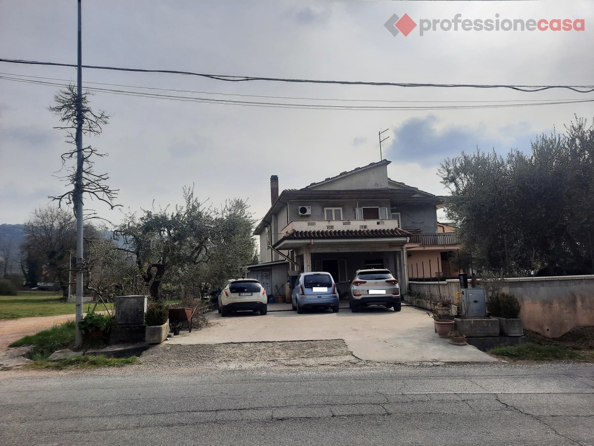 Foto 1 di 15 - Villa a schiera in vendita a Veroli