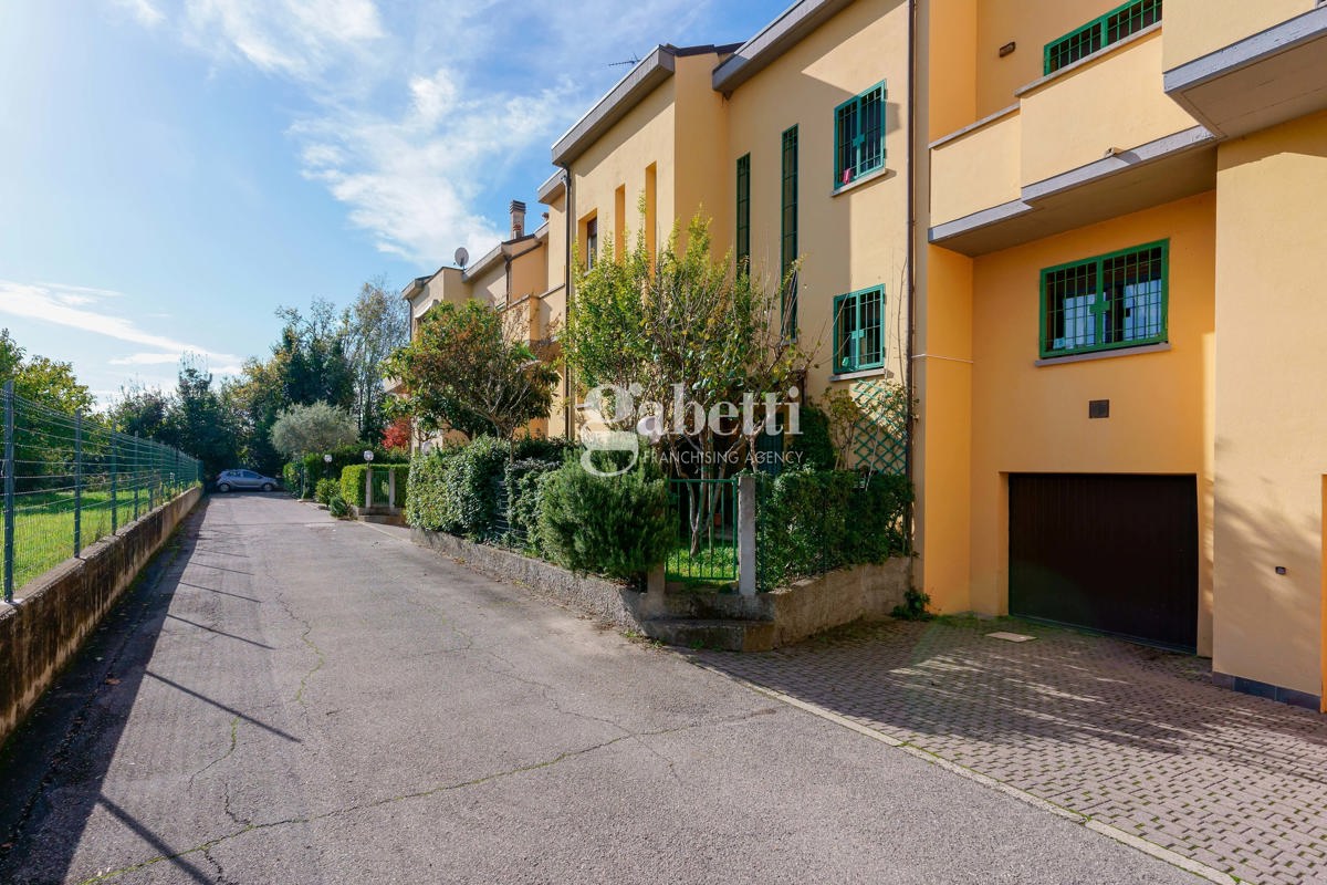 Foto 2 di 29 - Villa a schiera in vendita a Bologna