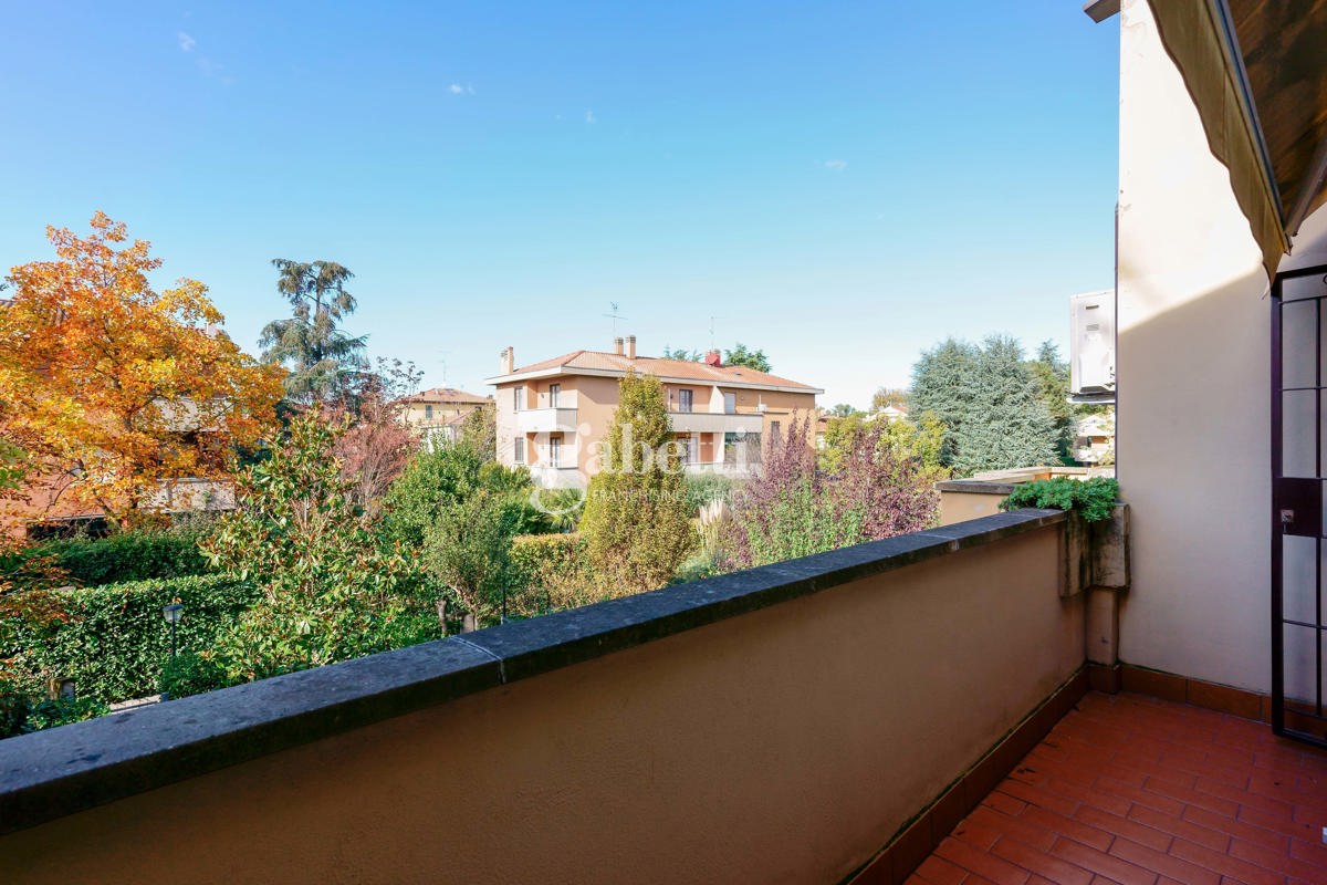 Foto 11 di 29 - Villa a schiera in vendita a Bologna