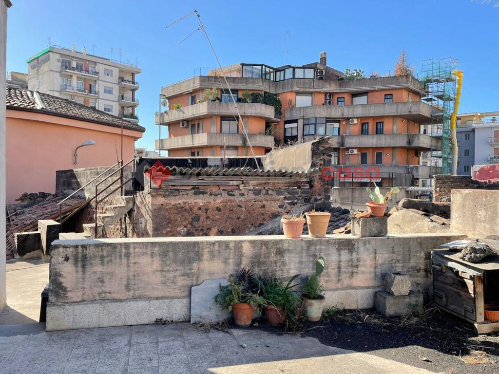 Foto 21 di 31 - Casa indipendente in vendita a Catania