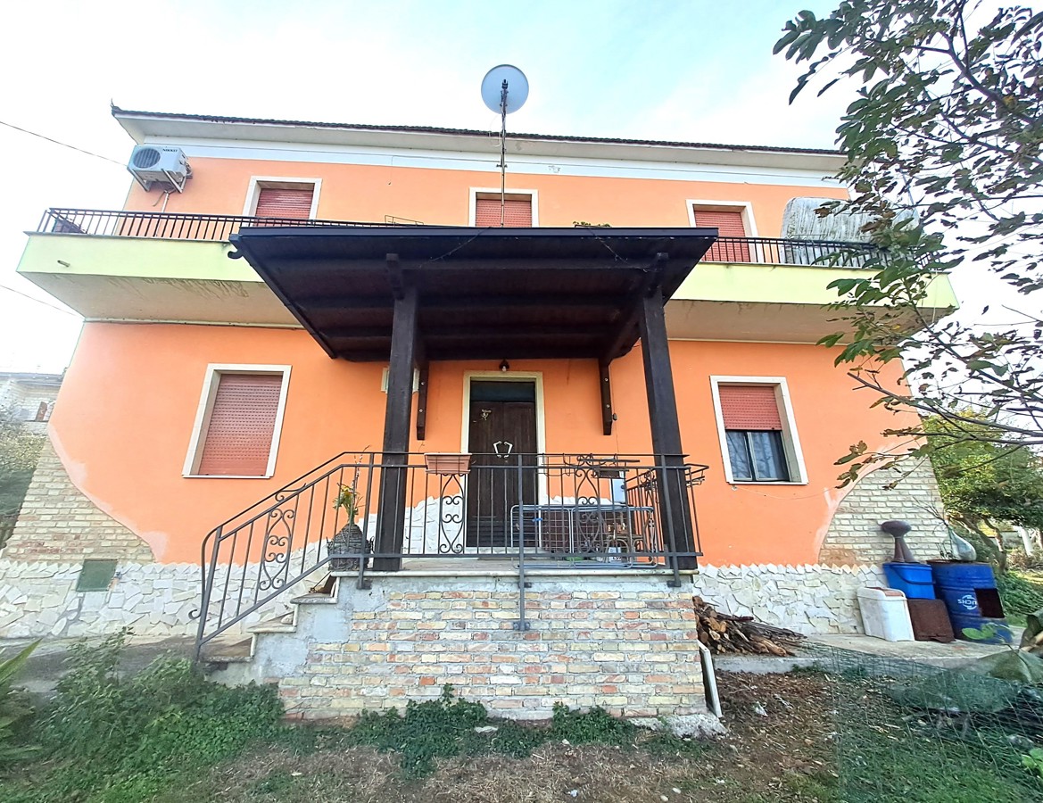 Foto 3 di 22 - Casa indipendente in vendita a Manoppello