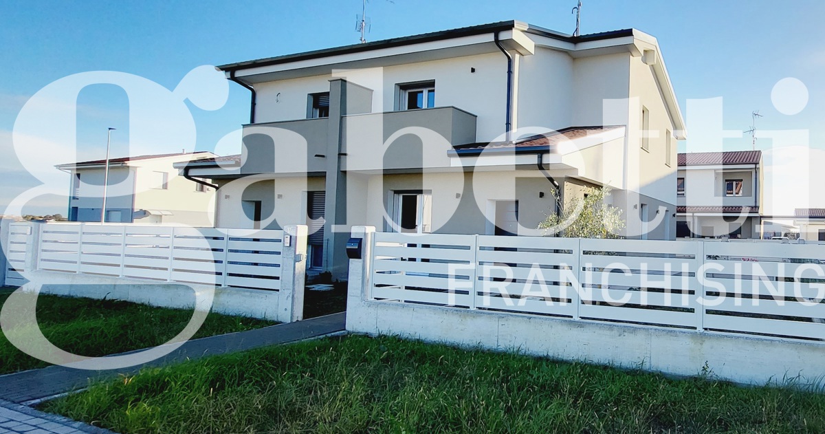 Foto 2 di 27 - Villa a schiera in vendita a Sant'Agata Bolognese