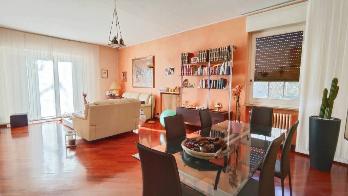 Foto 2 di 30 - Appartamento in vendita a Piacenza