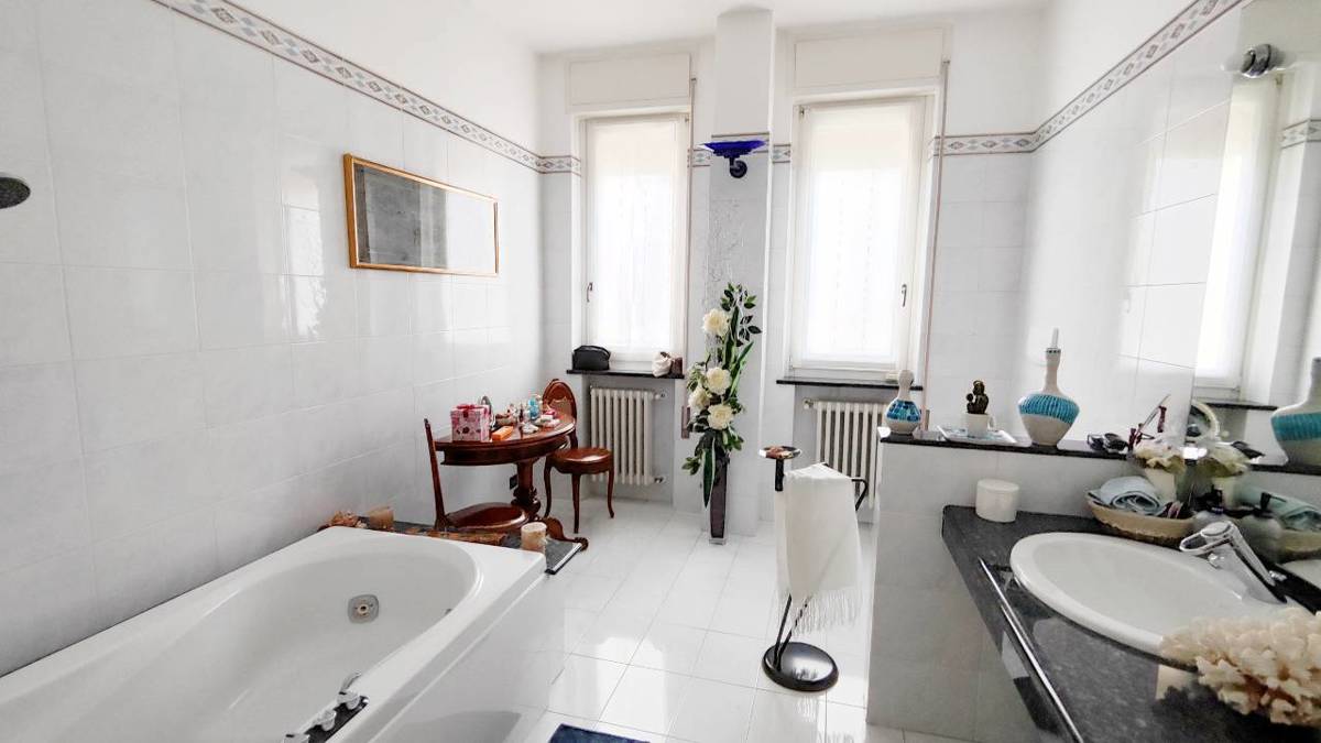 Foto 17 di 30 - Appartamento in vendita a Piacenza