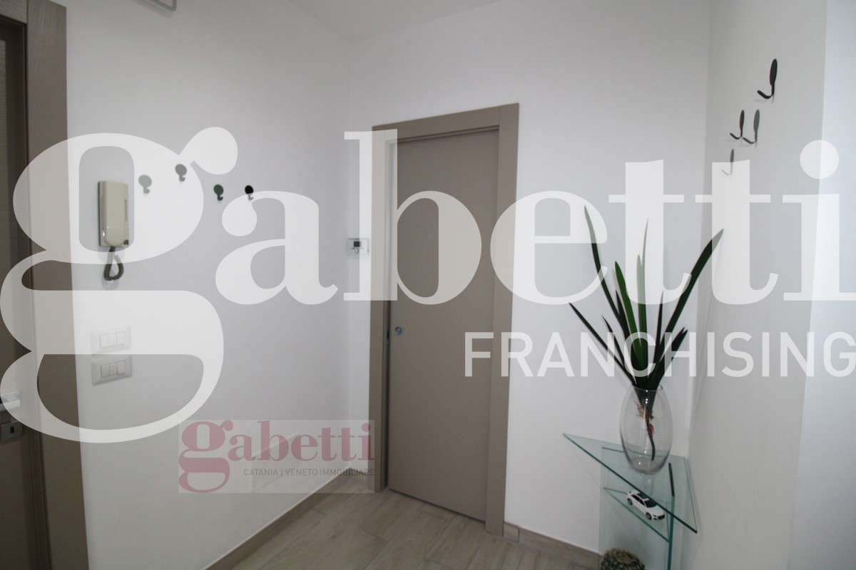 Foto 1 di 21 - Appartamento in vendita a Catania
