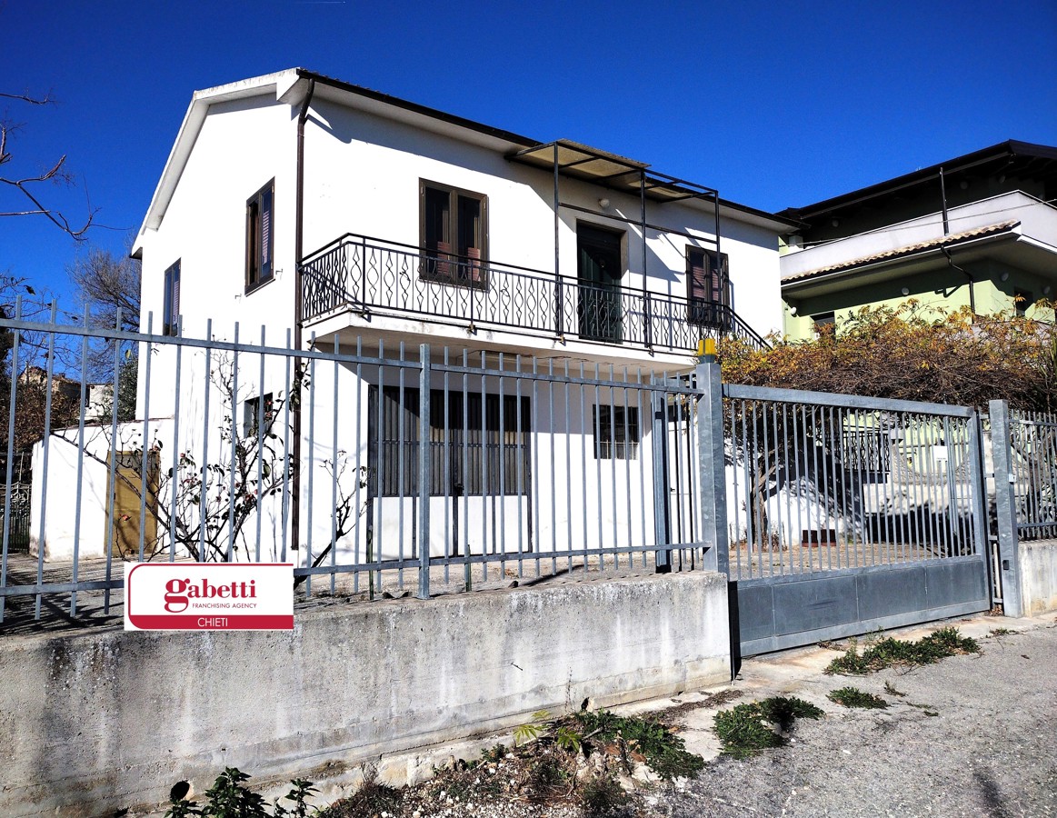 Foto 1 di 19 - Casa indipendente in vendita a Cepagatti