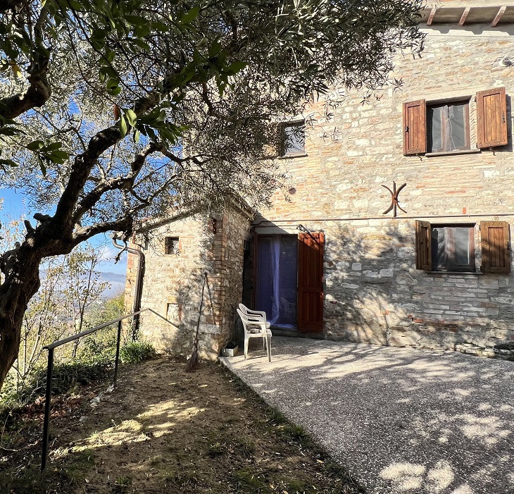 Foto 3 di 6 - Casa indipendente in vendita a Gubbio