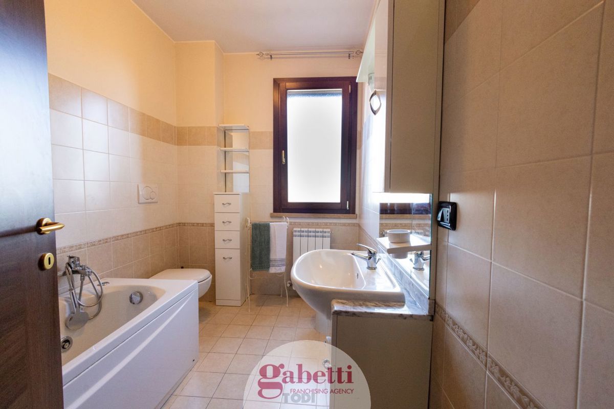 Foto 14 di 29 - Appartamento in vendita a Todi