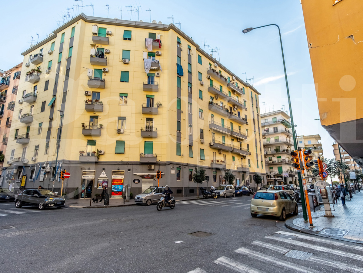 Foto 3 di 34 - Appartamento in vendita a Napoli