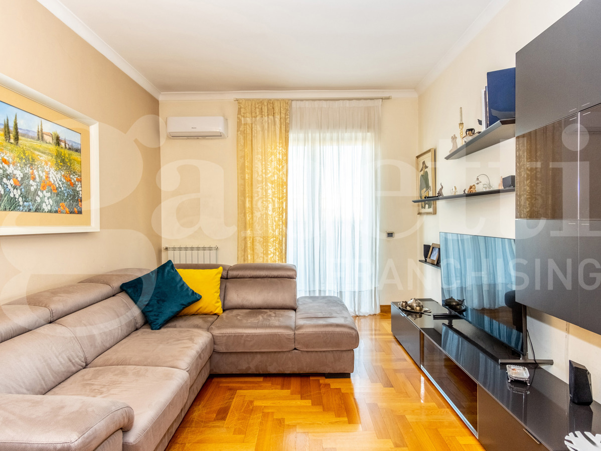Foto 10 di 34 - Appartamento in vendita a Napoli