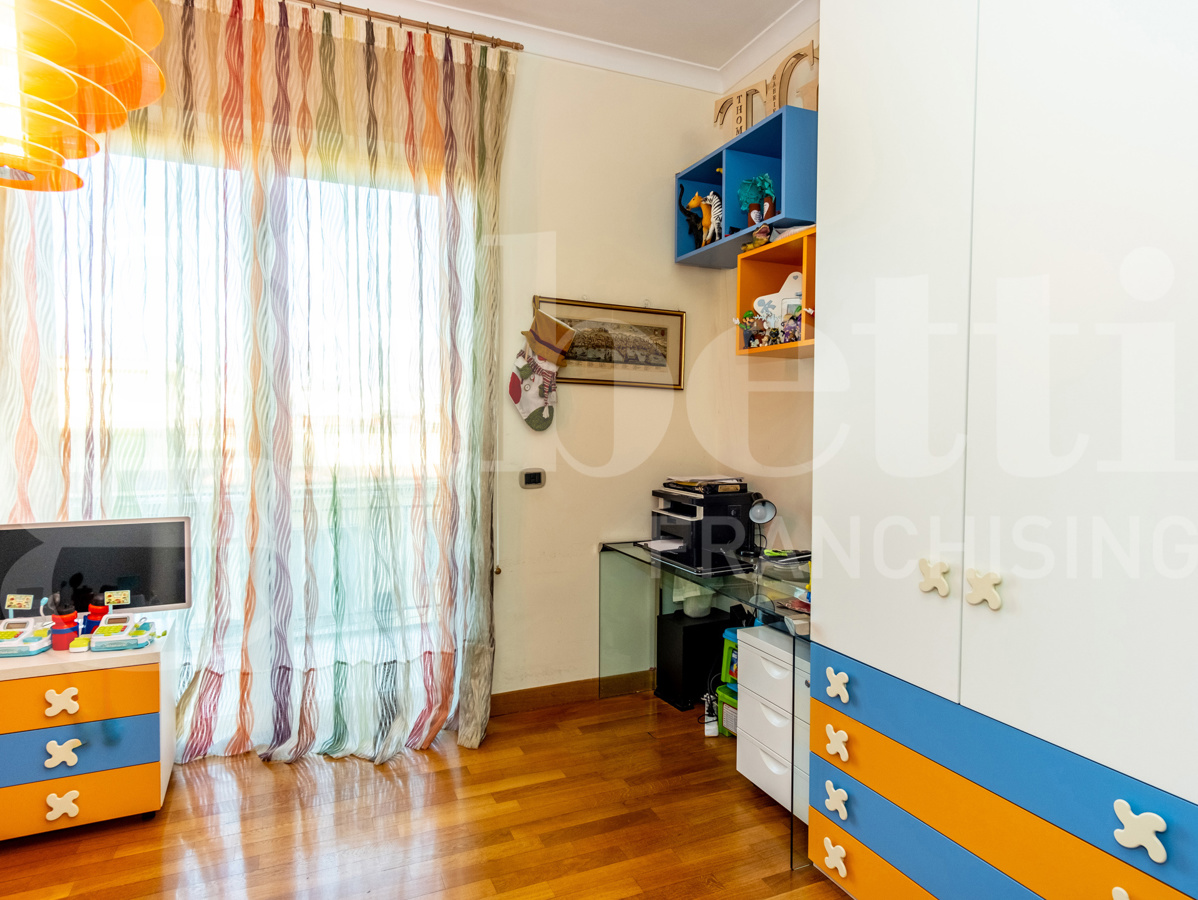 Foto 28 di 34 - Appartamento in vendita a Napoli