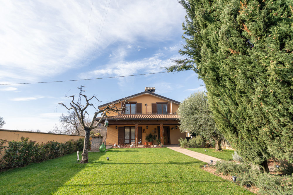 Foto 2 di 42 - Villa in vendita a Assisi