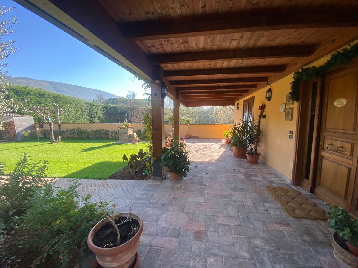 Foto 10 di 42 - Villa in vendita a Assisi