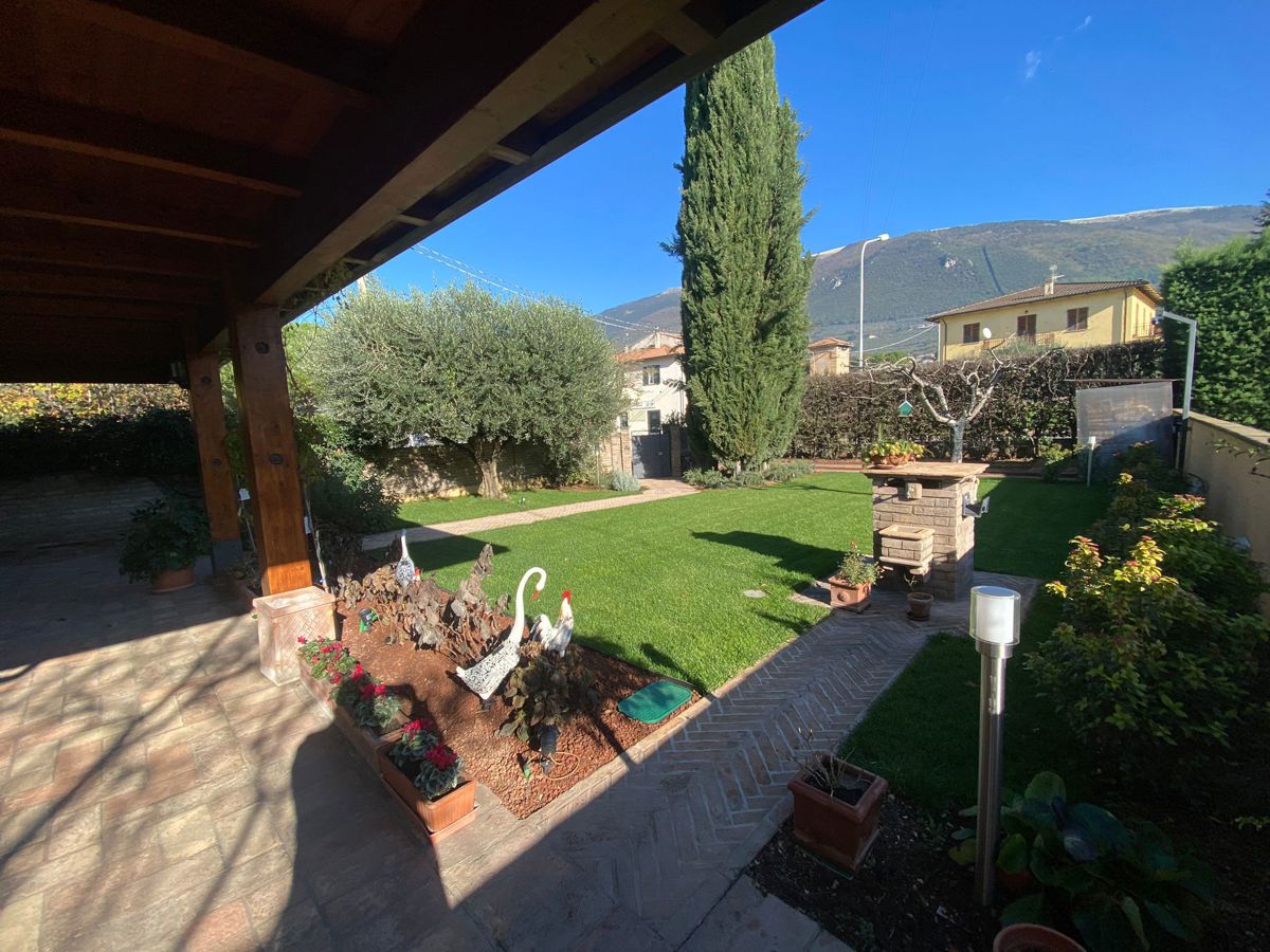 Foto 11 di 42 - Villa in vendita a Assisi