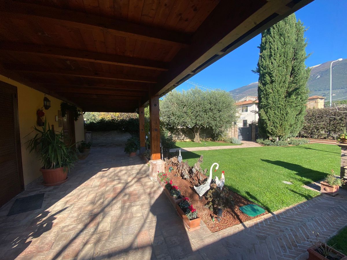 Foto 8 di 42 - Villa in vendita a Assisi