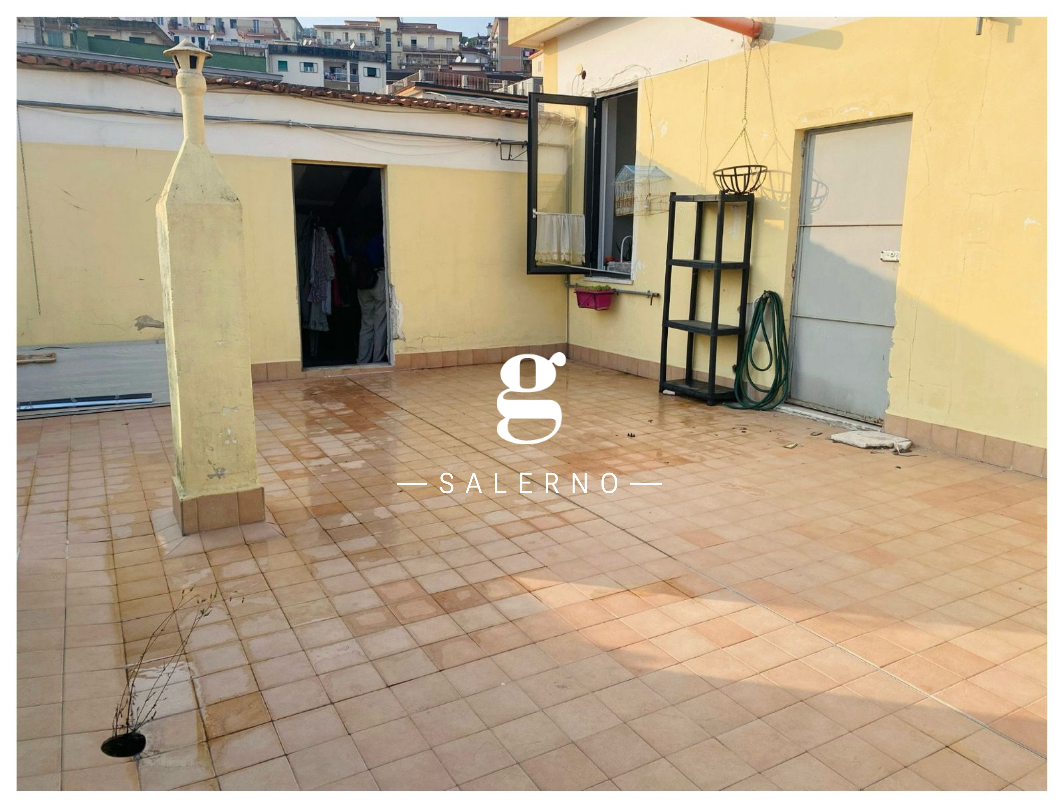 Foto 5 di 8 - Appartamento in vendita a Salerno