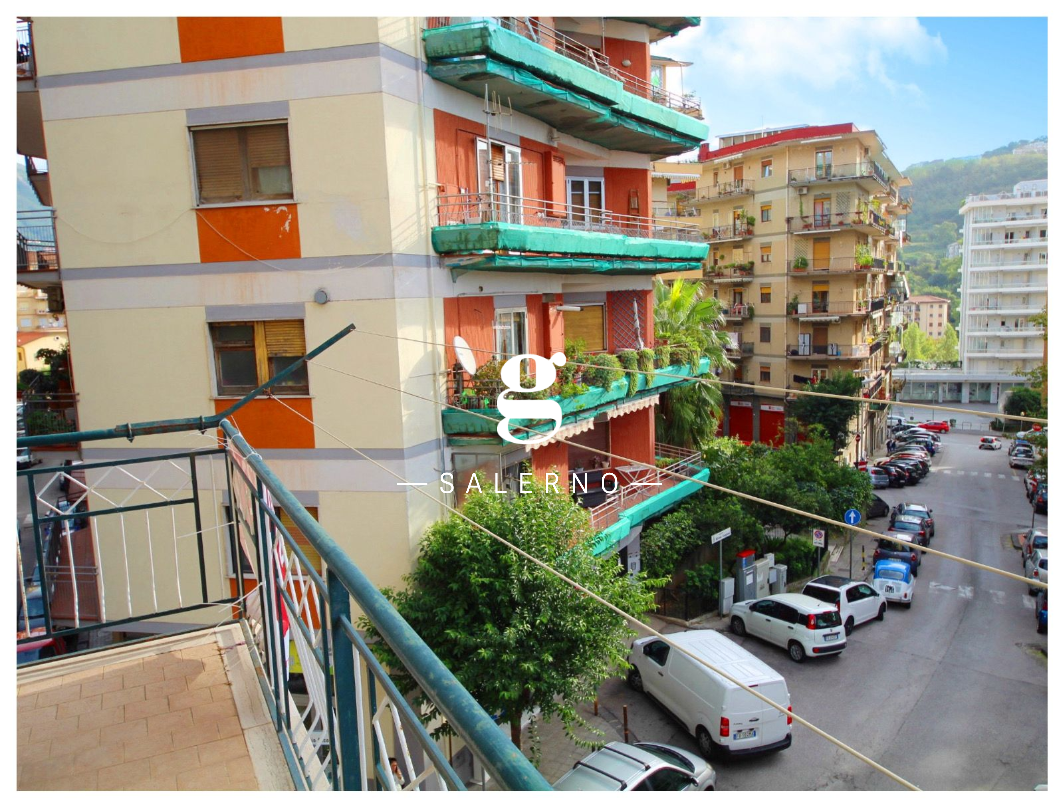 Foto 3 di 13 - Appartamento in vendita a Salerno