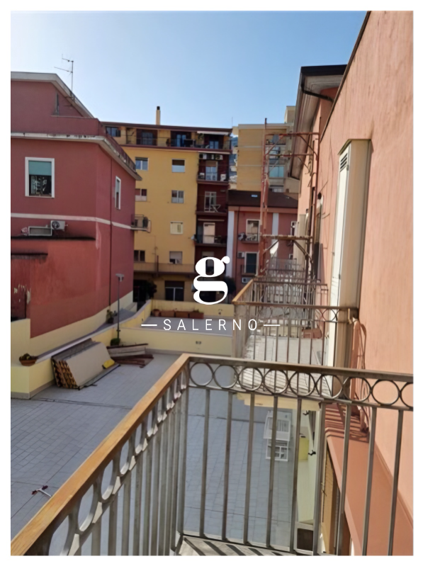 Foto 3 di 6 - Appartamento in vendita a Salerno