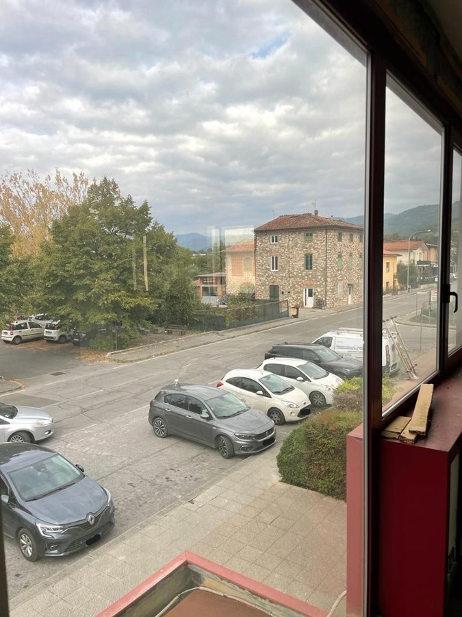 Foto 16 di 17 - Ufficio in vendita a Capannori