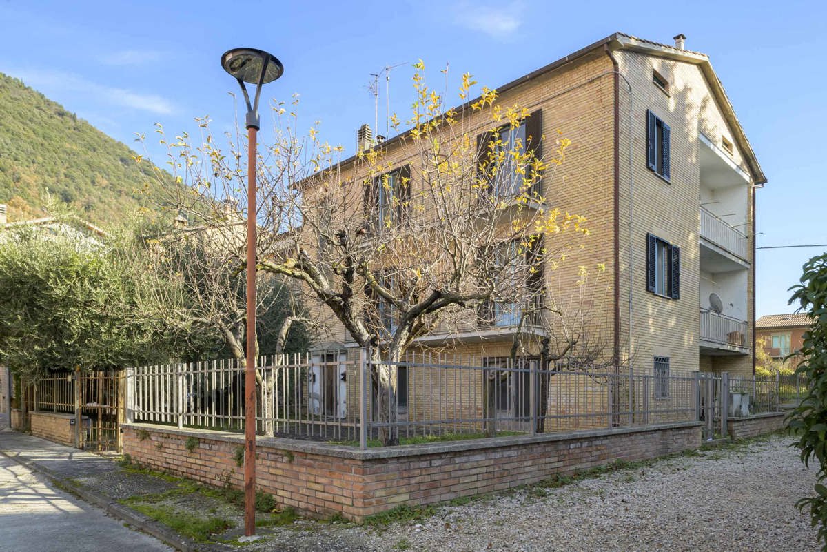 Foto 1 di 4 - Casa indipendente in vendita a Gubbio