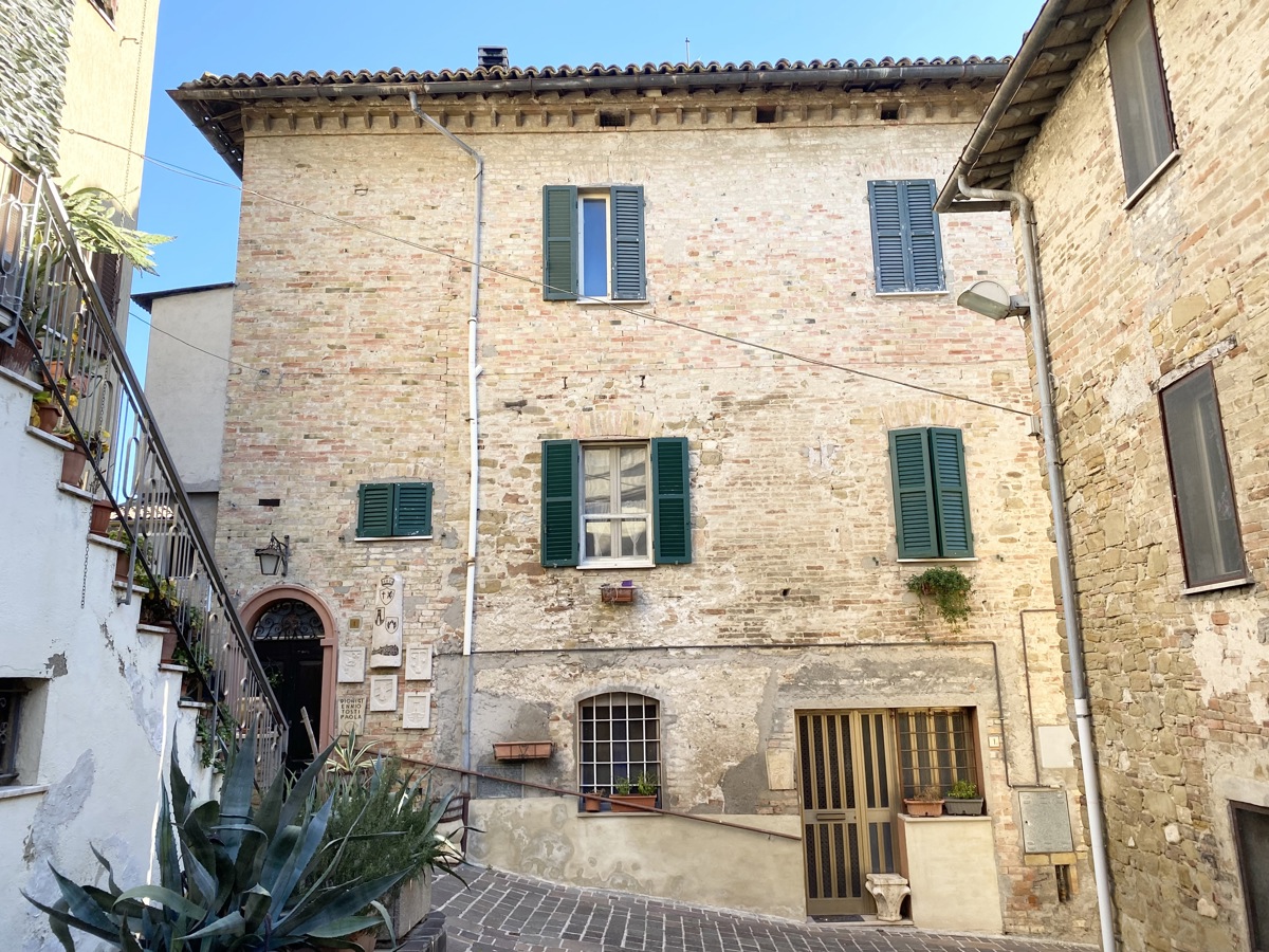 Foto 2 di 26 - Appartamento in vendita a Assisi