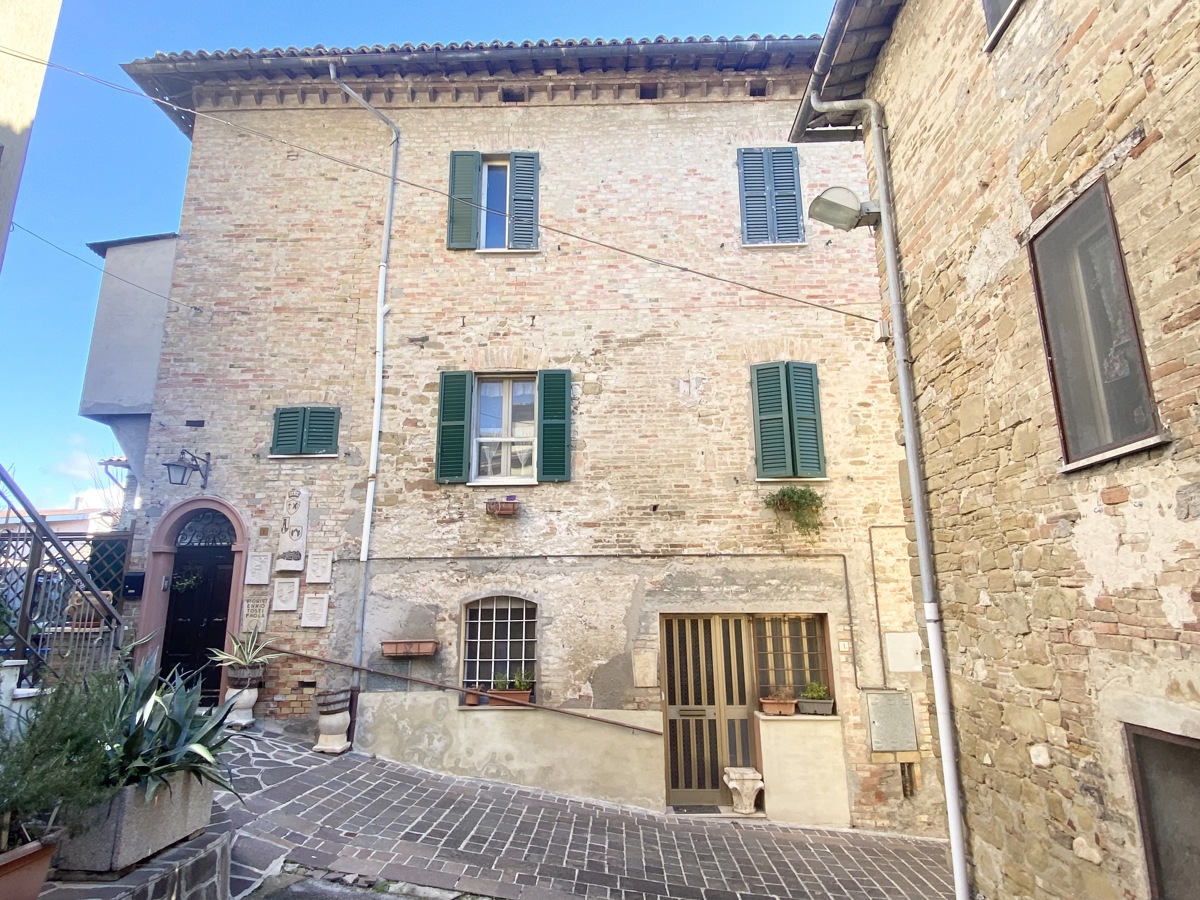 Foto 1 di 26 - Appartamento in vendita a Assisi