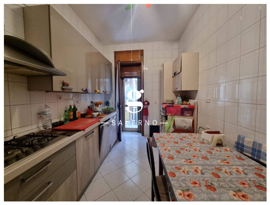 Foto 3 di 7 - Appartamento in vendita a Salerno