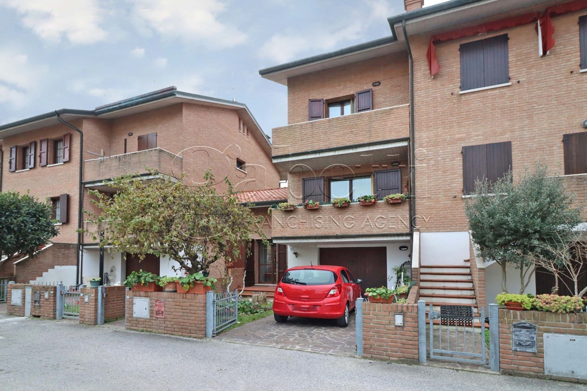 Foto 16 di 16 - Villa a schiera in vendita a Ferrara
