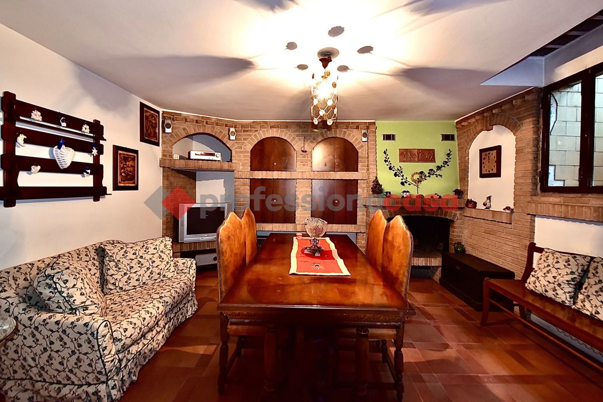 Foto 12 di 36 - Villa a schiera in vendita a Paderno Dugnano