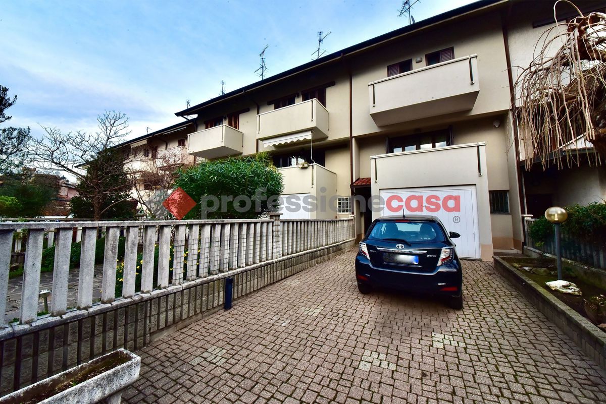 Foto 35 di 36 - Villa a schiera in vendita a Paderno Dugnano