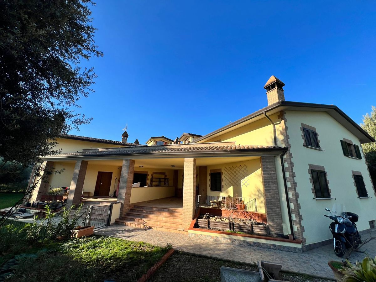 Foto 2 di 13 - Villa a schiera in vendita a Perugia