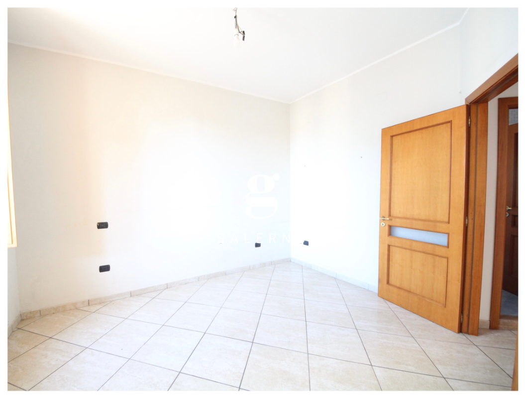 Foto 11 di 13 - Appartamento in vendita a Salerno
