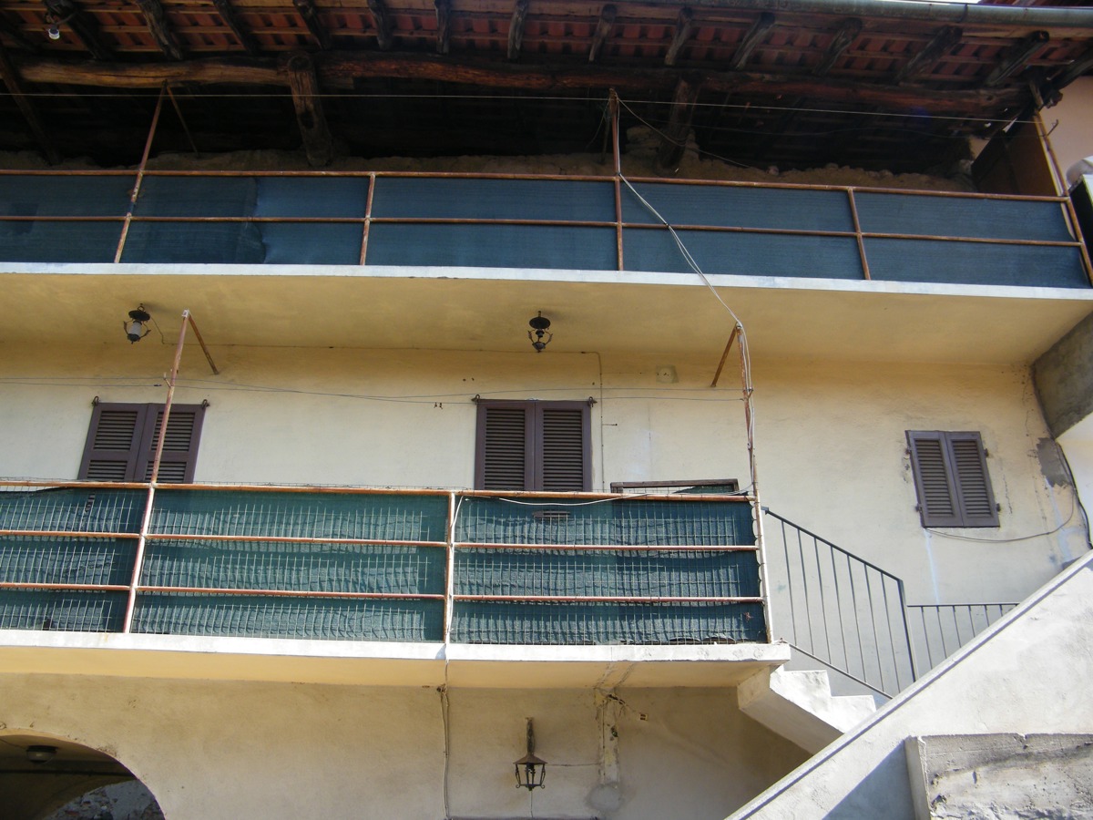Foto 6 di 11 - Casa indipendente in vendita a Varallo Pombia
