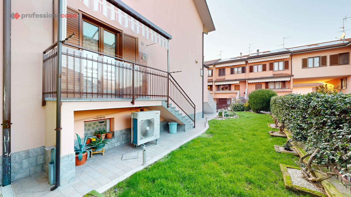 Foto 3 di 31 - Villa a schiera in vendita a Bellinzago Lombardo