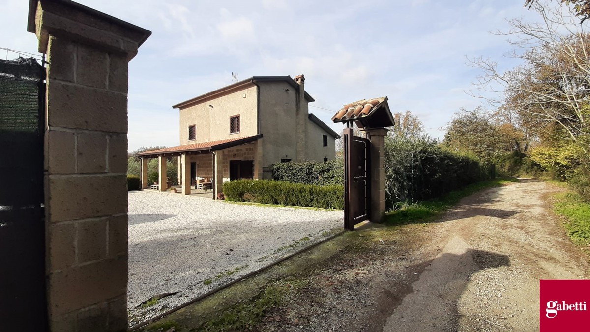 Foto 1 di 16 - Villa in vendita a Teano
