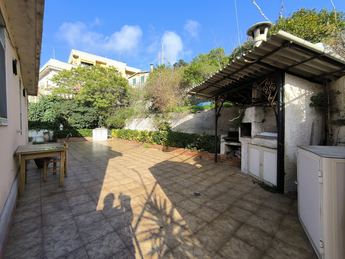 Foto 11 di 30 - Casa indipendente in vendita a Messina