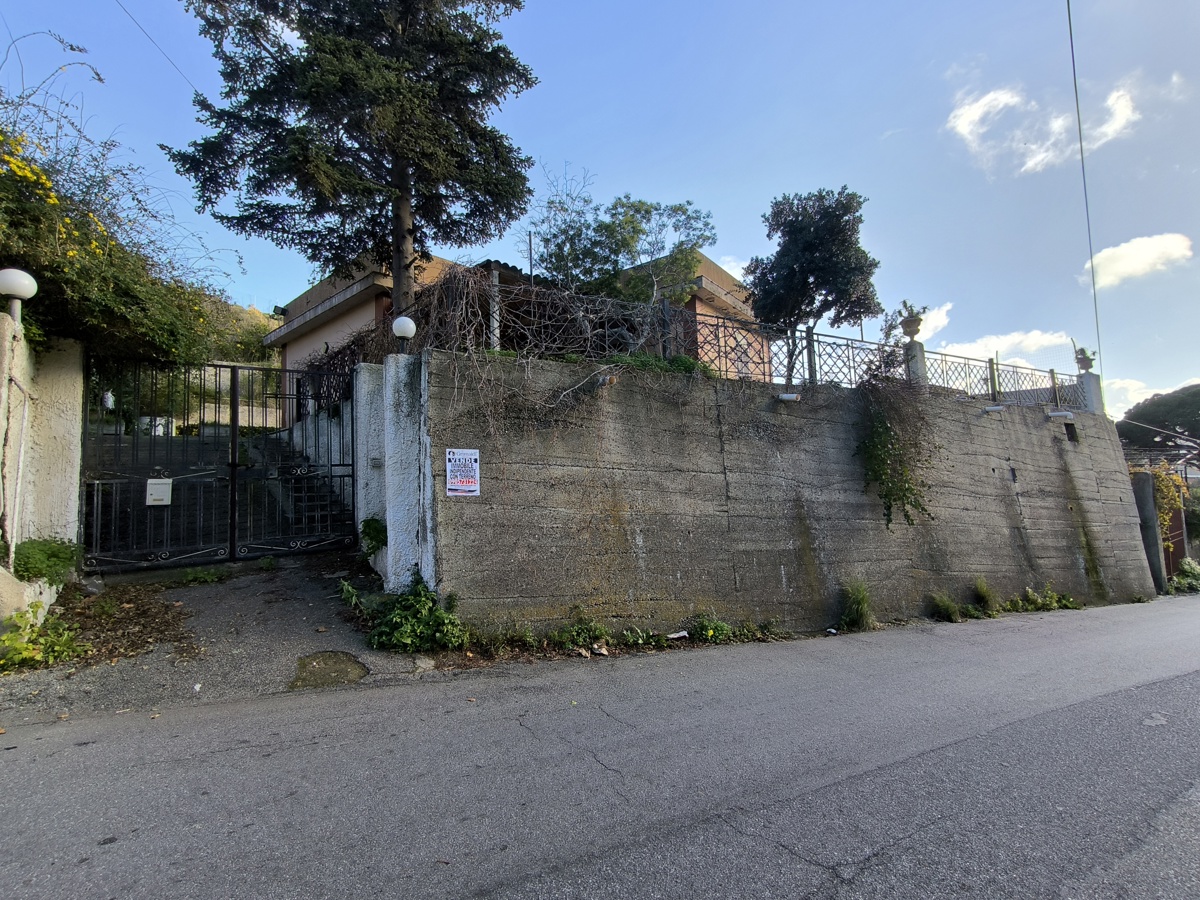 Foto 28 di 30 - Casa indipendente in vendita a Messina