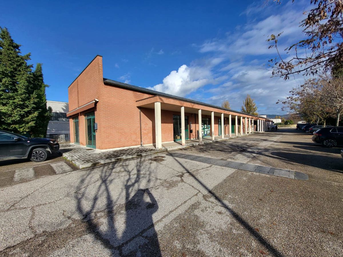 Foto 2 di 4 - Ufficio in vendita a Foligno