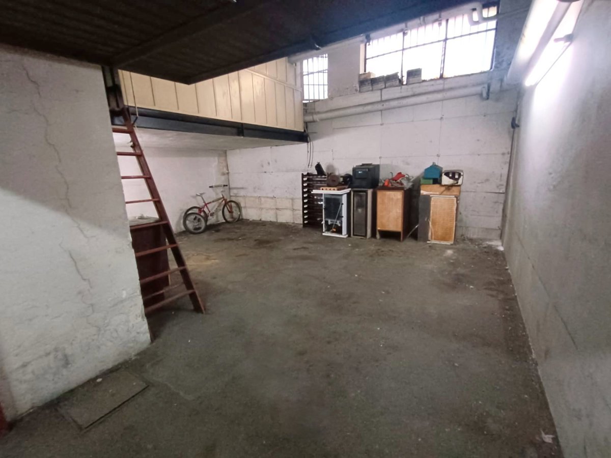 Foto 10 di 14 - Garage in vendita a Portici